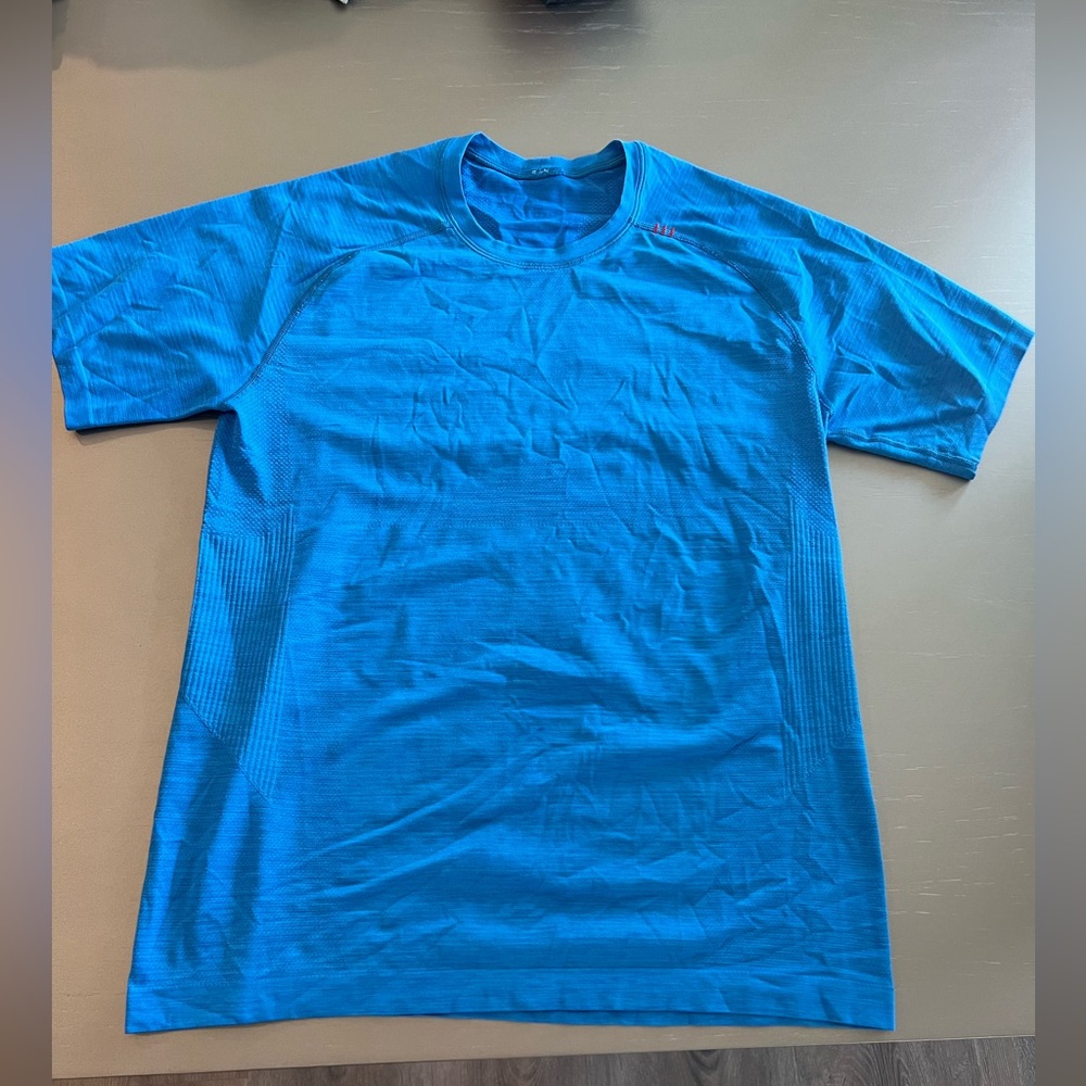 Lululemon men’s shirt size large